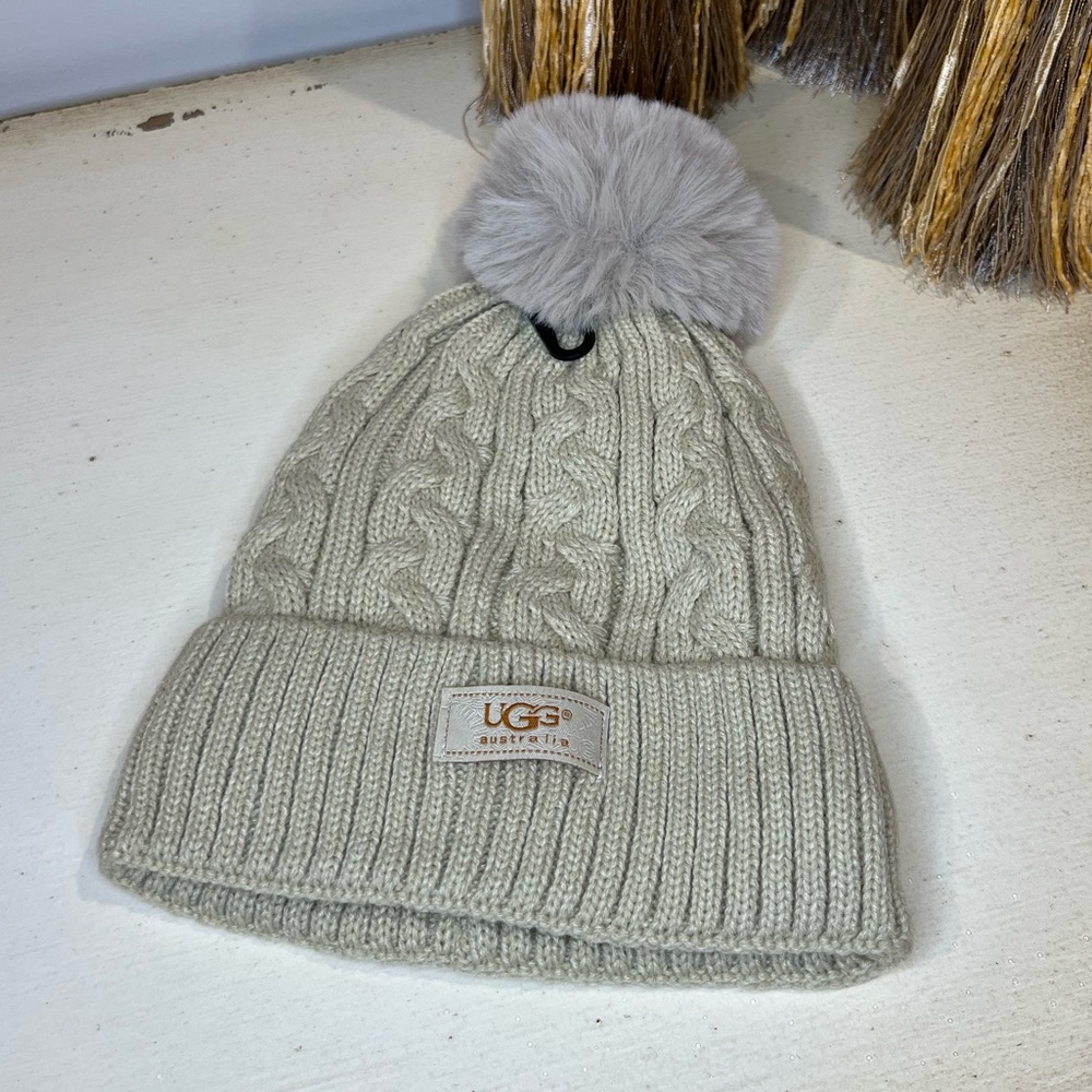 UGG POMPOM BEANIE